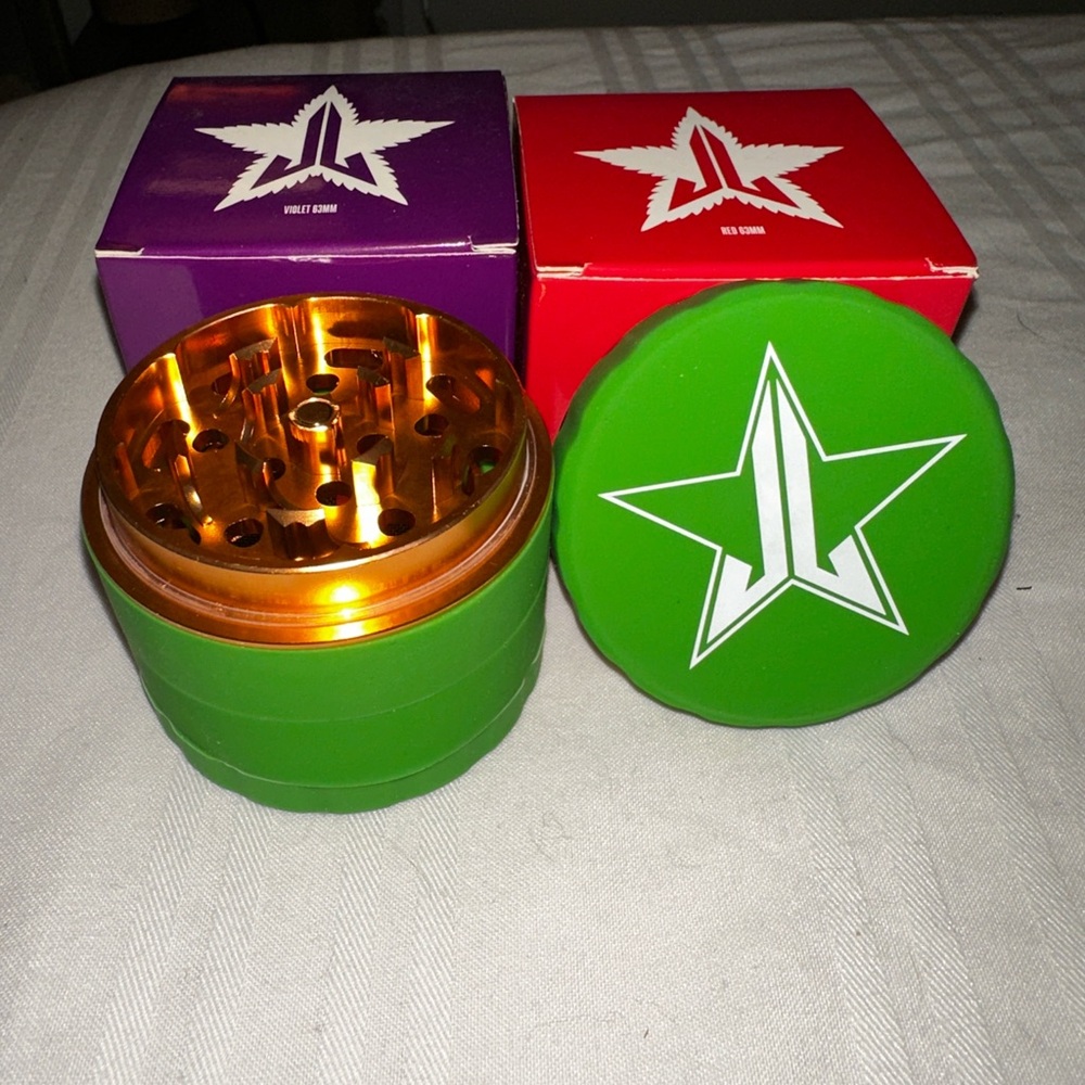 JEFFREE STAR COSMETICS/STAR LOUNGE GREEN SOFT TOUCH GRINDER 63MM